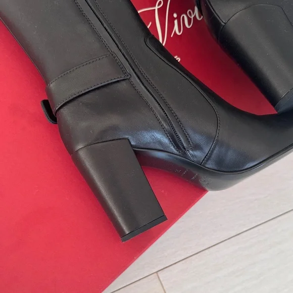 NIB Roger Vivier Elegant Black Heeled Boots with Gold Accent - Picture 8 of 10